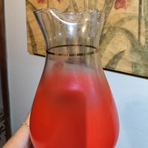 Vintage Red 1960s BLENDO 10” Glass 2 Quart Pitcher w/Gold Foil Trim. 625SC6 - Picture 2 of 5